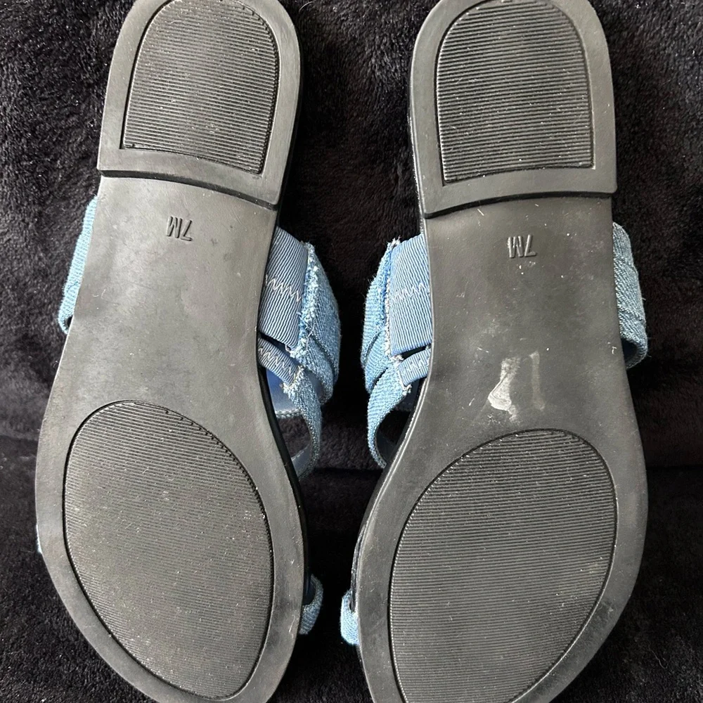 G by Guess Light Blue Denim Chain-Accent Slide Sandals - Picture 4 of 4
